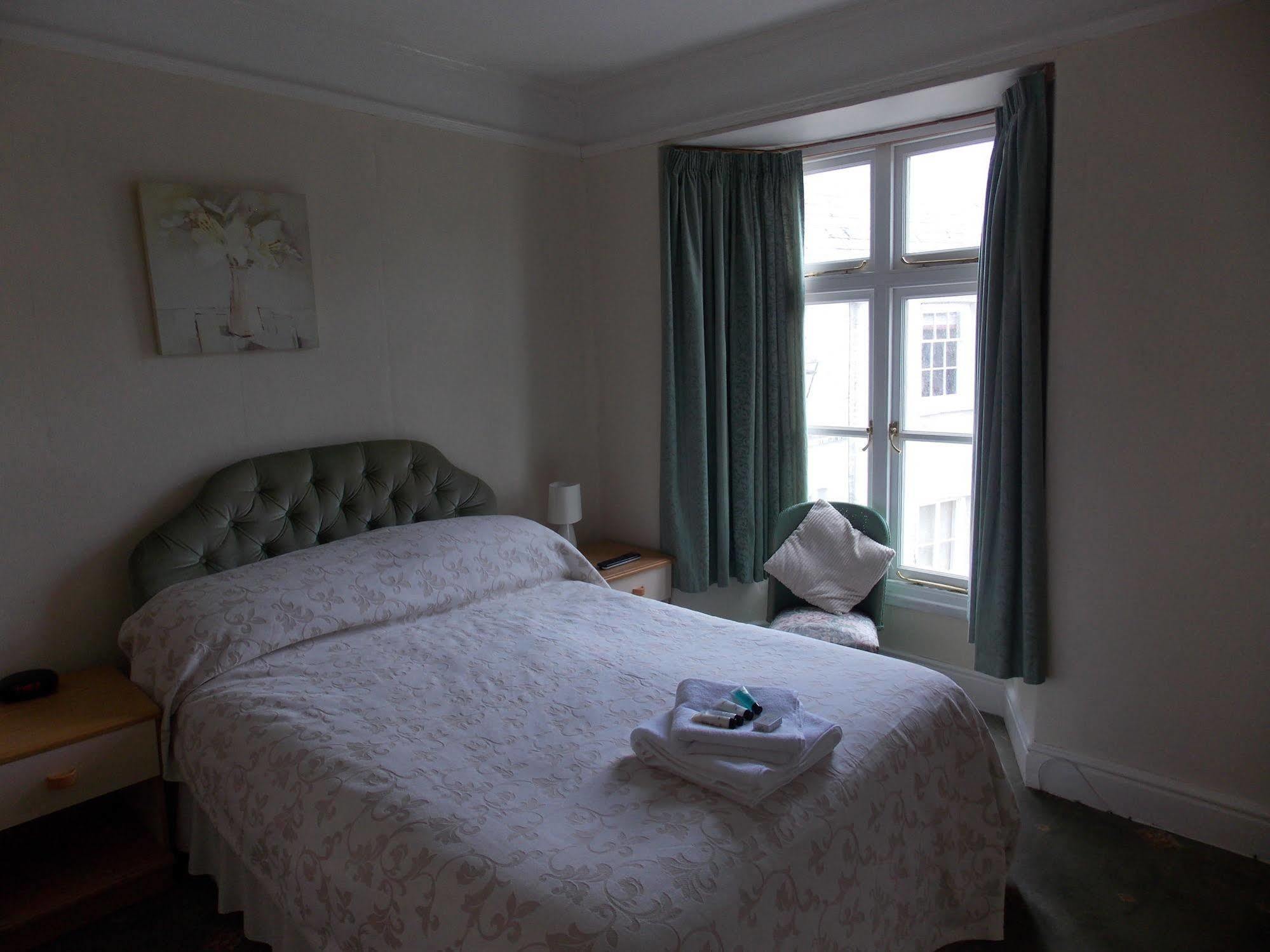 The Crown Hotel 3*